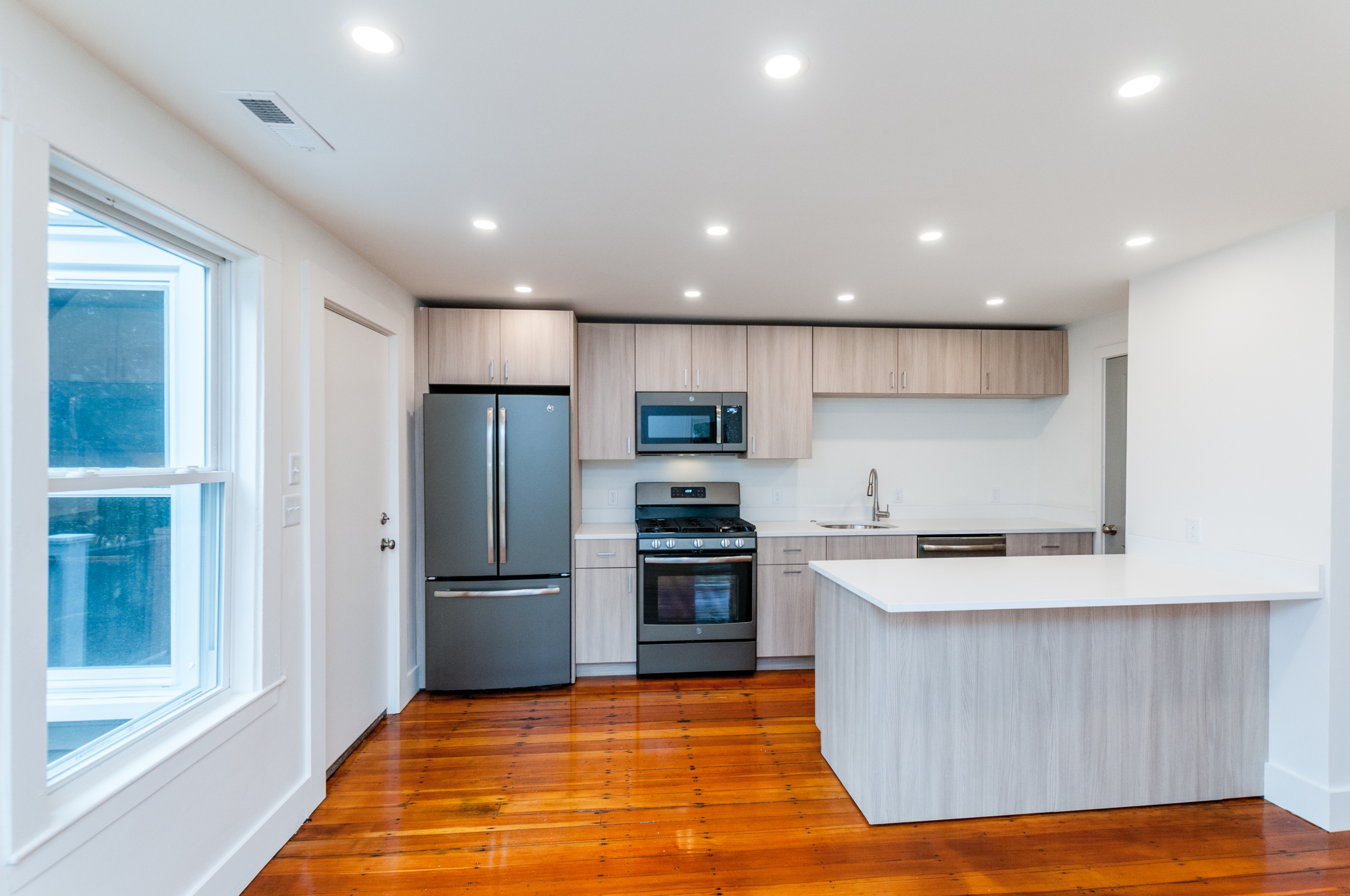 35 Woodman St - 2